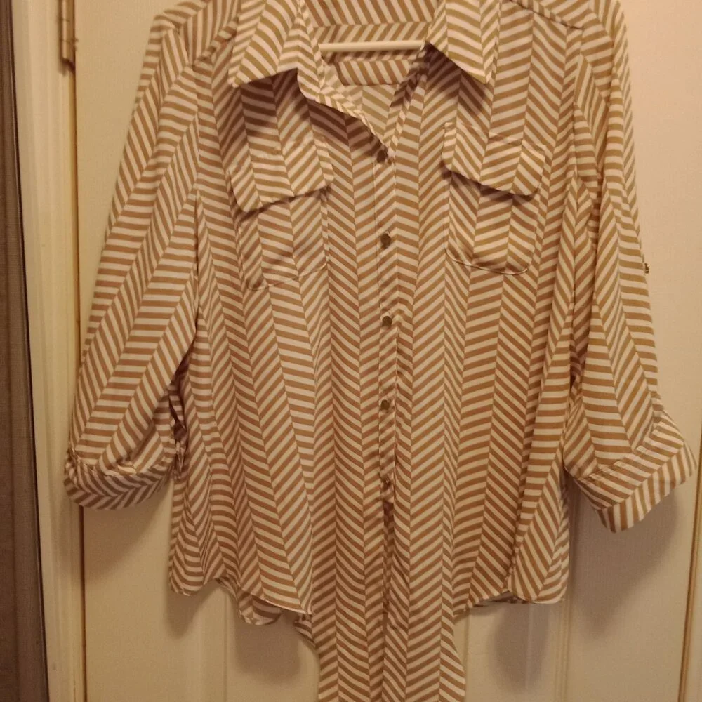 Investments Petites Blouse PL - Picture 2 of 6